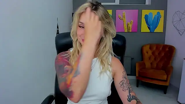 LilFleurish online show from July 12, 4:35 am