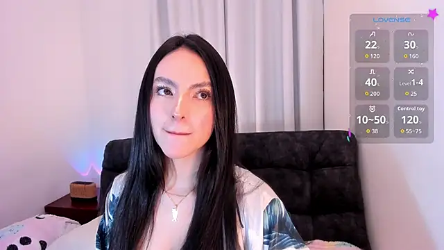 sarah saenz  online show from April 26, 6:33 am