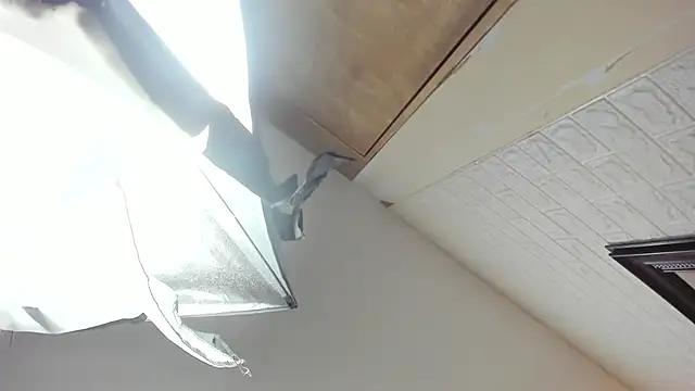 sweet  vanessa1 online show from April 21, 12:25 am