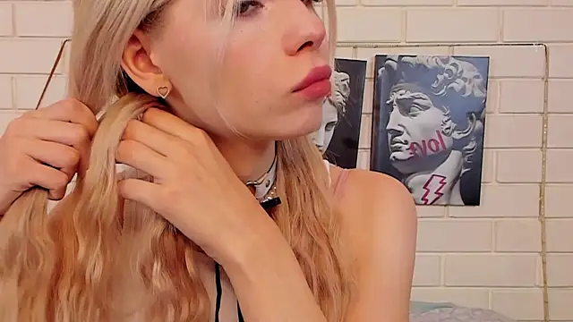 Blondy Fina online show from October 4, 5:13 am