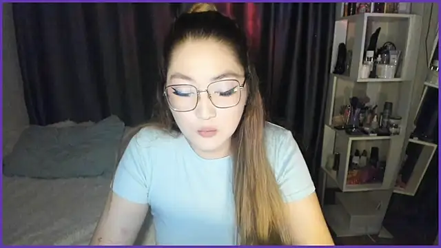 lyra x online show from October 1, 1:27 pm