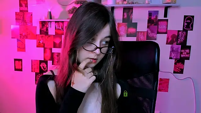 lilith diva online show from April 18, 7:58 pm