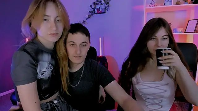 lilith diva online show from April 23, 7:27 pm