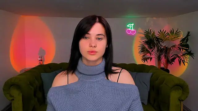 lil angel  online show from October 13, 8:50 am