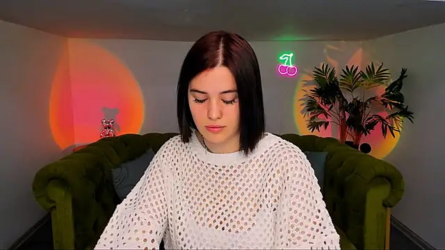 lil angel  online show from October 26, 8:43 am