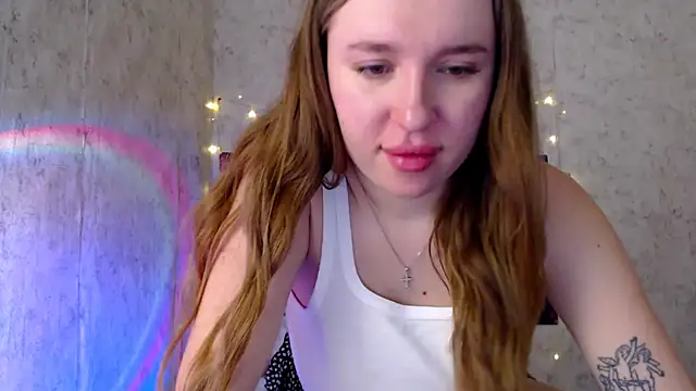 JuliaTopp  online show from February 10, 6:27 am