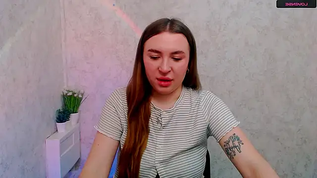 JuliaTopp  online show from March 8, 5:55 am