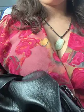 anna yngs online show from June 9, 11:31 am