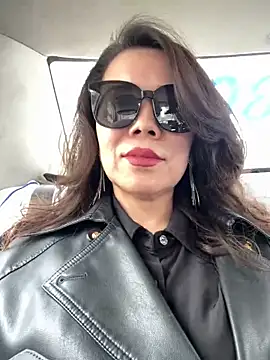 anna yngs online show from April 22, 5:04 am