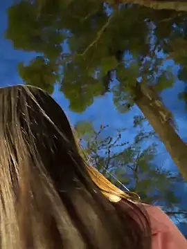 -juicy  online show from April 10, 11:22 pm