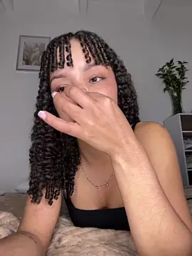 Yasmin777  online show from June 11, 1:16 am