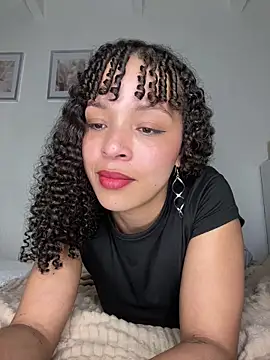 Yasmin777  online show from March 24, 11:21 pm