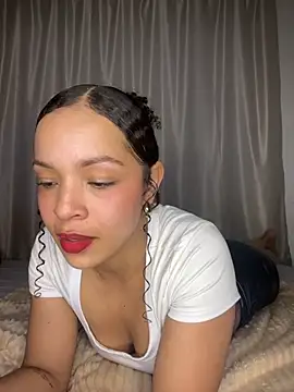 Snapshot of Yasmin777_ chatting on October 15, 10:56 pm Yasmin777 online show from October 15, 10:56 pm