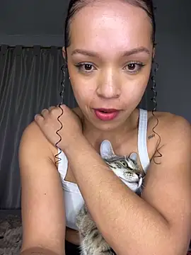 Snapshot of Yasmin777_ chatting on October 6, 1:44 am Yasmin777 online show from October 6, 1:44 am