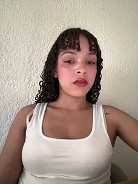 Yasmin777  online show from April 21, 10:39 pm