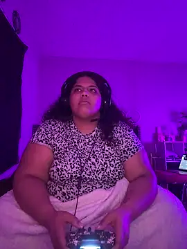 1n0nlythroat online show from February 8, 9:02 am