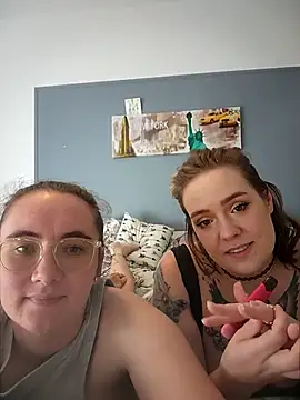 AndHerXO online show from March 27, 12:28 pm