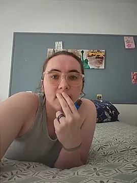 AndHerXO online show from July 18, 3:58 pm