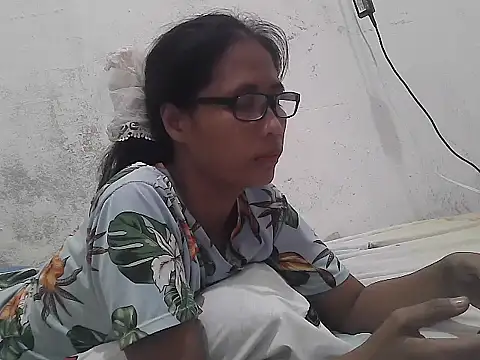 HotLadyPinay32 online show from February 20, 6:37 am