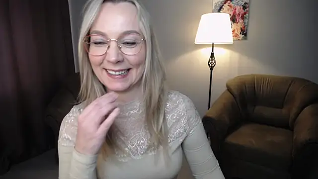 Ava Elior online show from April 25, 1:41 pm