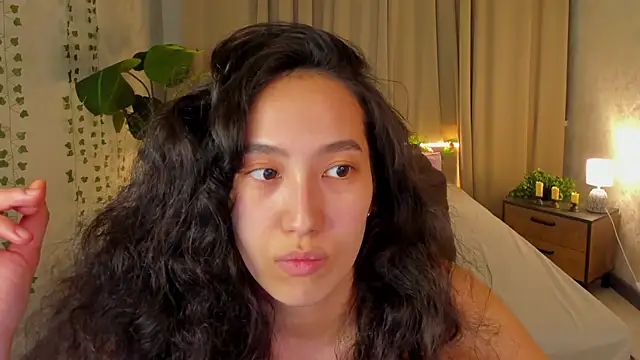 FlirtyAura online show from April 14, 11:43 am