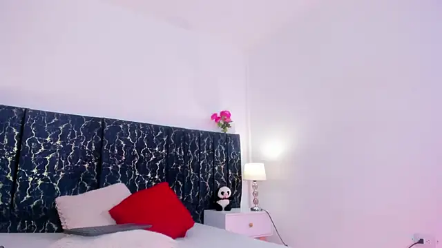 katte landerr online show from April 25, 1:14 pm