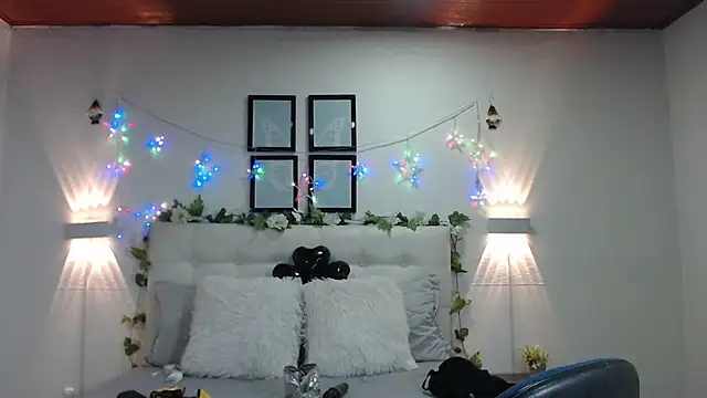 Megan 05  online show from April 26, 6:49 pm