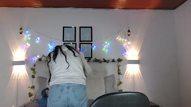 Megan 05  online show from April 22, 7:22 pm