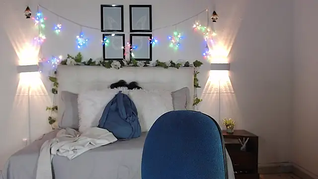 Megan 05  online show from April 21, 7:21 pm