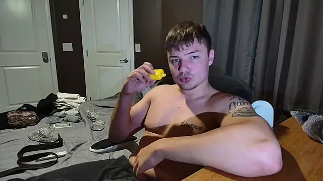 derekmontana2 online show from September 11, 8:14 am