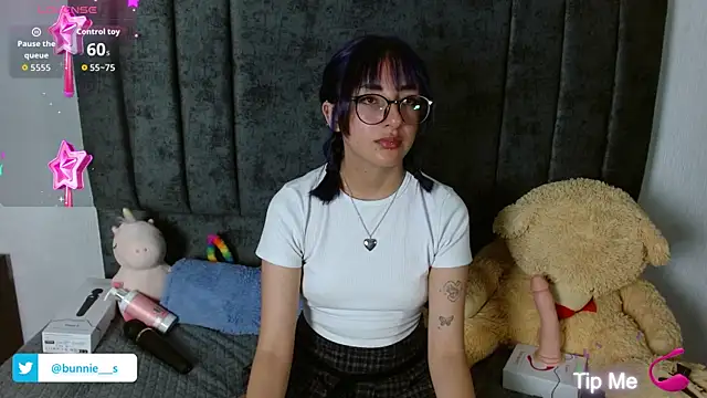 Snapshot of Littlee_Bunny_ chatting on October 7, 11:03 am Littlee Bunny online show from October 7, 11:03 am