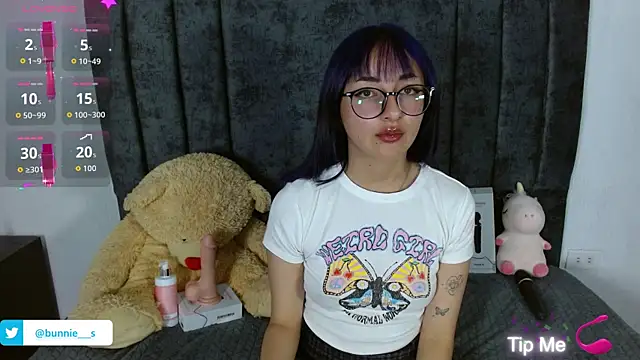 Snapshot of Littlee_Bunny_ chatting on October 6, 10:32 am Littlee Bunny online show from October 6, 10:32 am