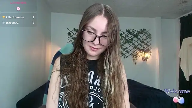 velvet  moon online show from April 5, 12:09 am