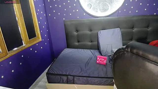 Megara 25 online show from April 25, 4:48 pm