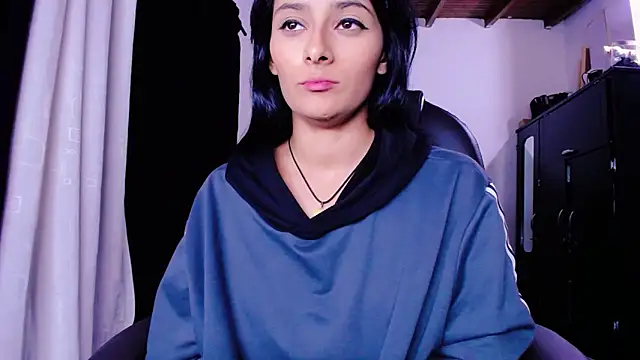 loganher900 online show from February 6, 6:28 am