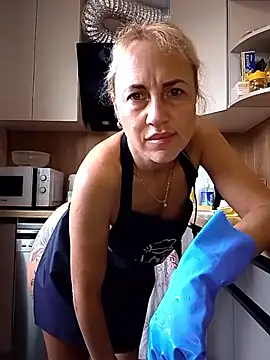 KissMiSveet online show from November 5, 7:57 am