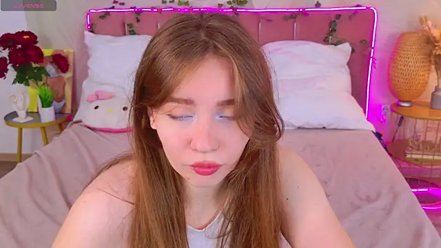 Snapshot of Moon__Bunny chatting on September 20, 3:21 pm Moon Bunny online show from September 20, 3:21 pm