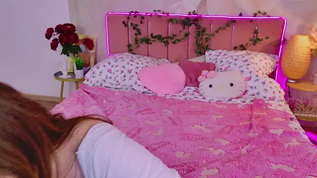 Snapshot of Moon__Bunny chatting on October 3, 3:06 pm Moon Bunny online show from October 3, 3:06 pm