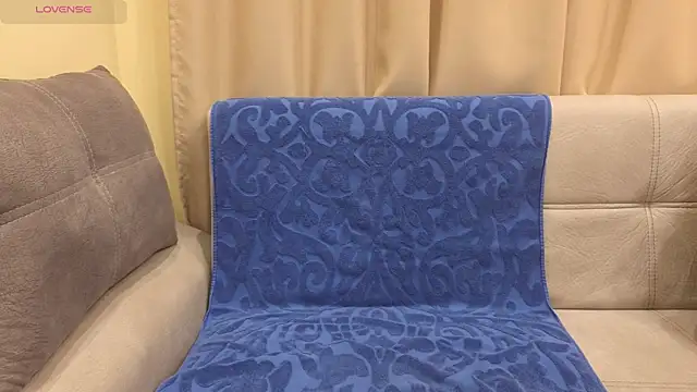 onebigkisss online show from May 13, 8:53 am