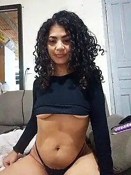 Snapshot of Camilla-23y chatting on September 23, 2:43 am Camilla-23y online show from September 23, 2:43 am