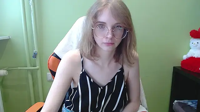 juicyPenny online show from February 24, 8:57 am