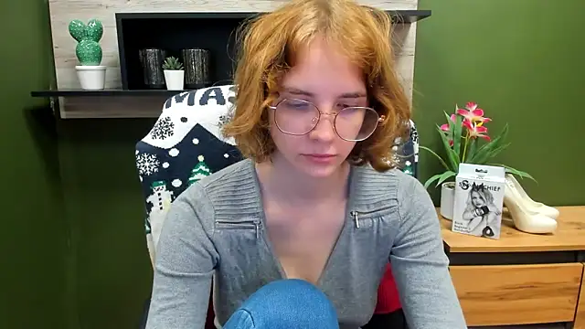 juicyPenny online show from October 3, 6:18 am