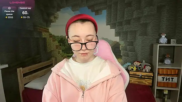 ClaraParks online show from January 5, 6:33 pm