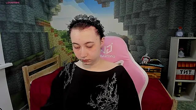 ClaraParks online show from April 23, 6:54 pm