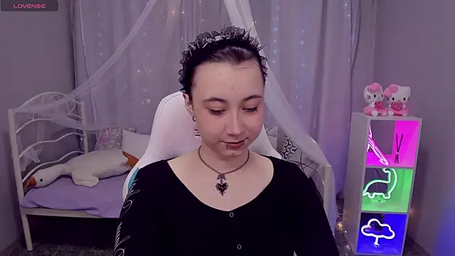 ClaraParks online show from April 24, 7:16 pm