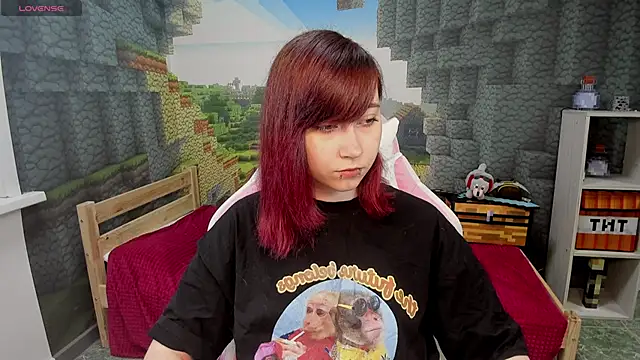 ClaraParks online show from April 25, 6:49 pm