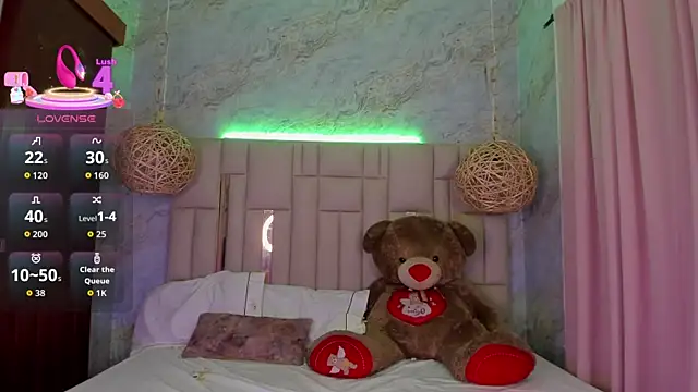 NikkyyRed online show from November 21, 2:35 am