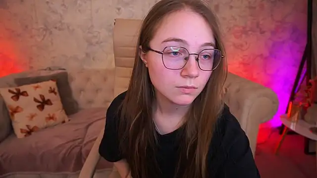 ArrinaWairr online show from April 23, 8:22 am