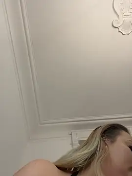 NellyExtraa online show from April 11, 6:33 pm