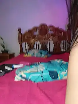 Rebecadiaz13 online show from June 10, 11:31 am